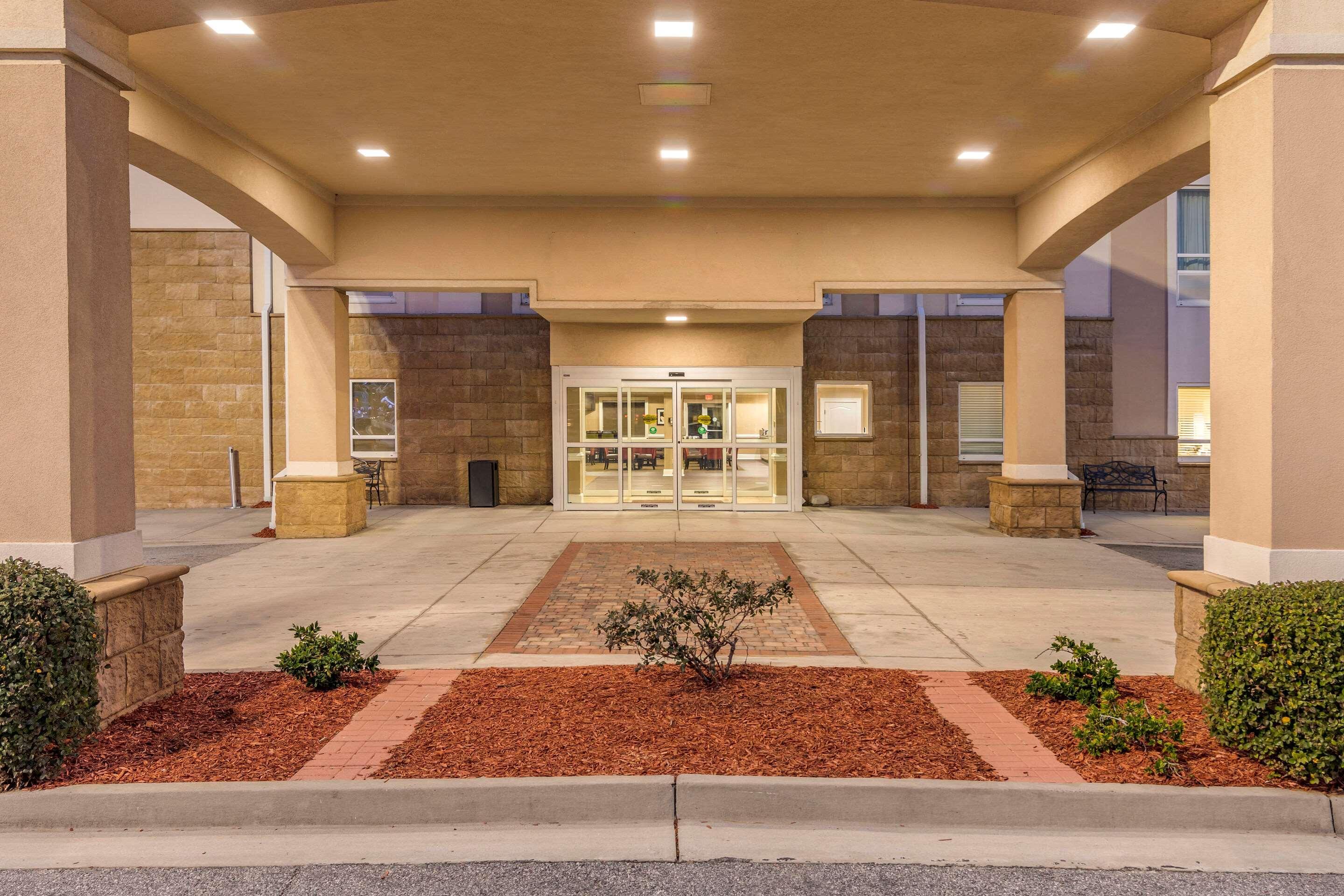 Comfort Inn & Suites Tifton Exterior photo