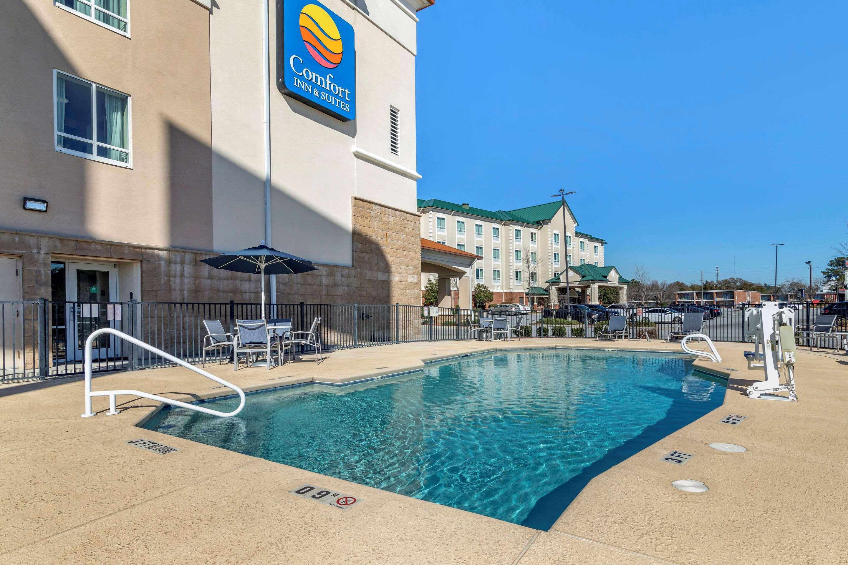 Comfort Inn & Suites Tifton Exterior photo